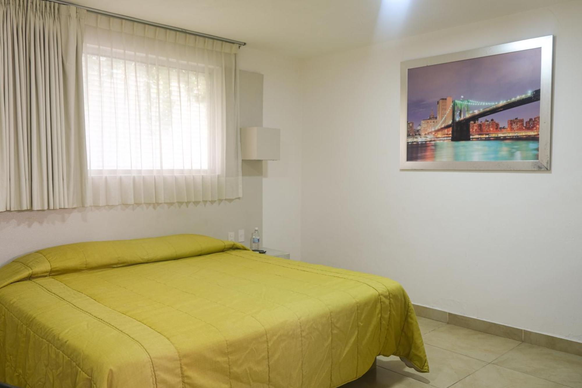 Hotel St. George Celaya  Exterior photo