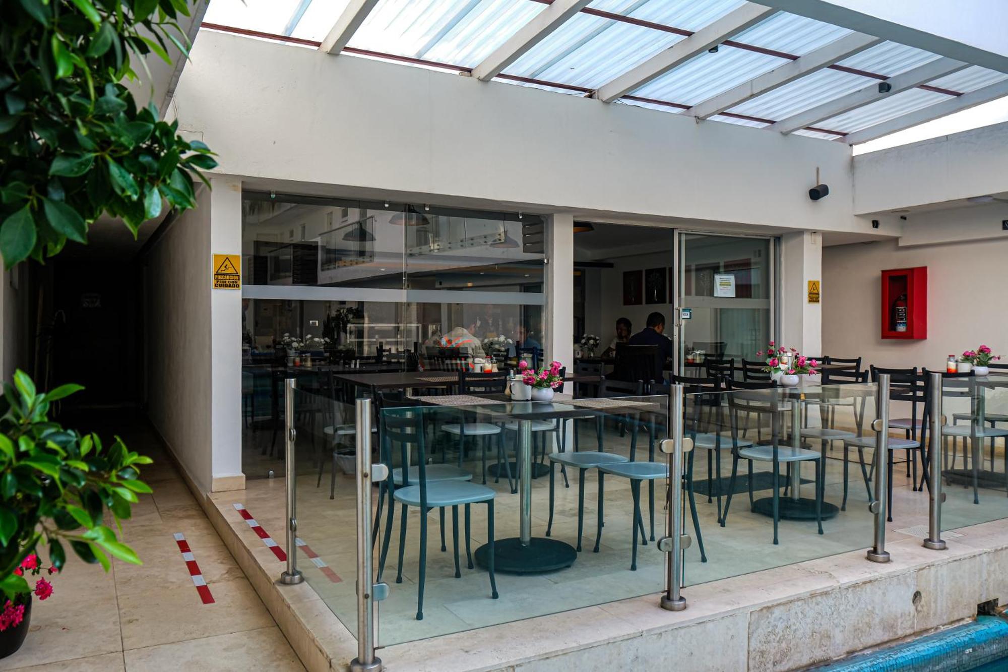 Hotel St. George Celaya  Exterior photo