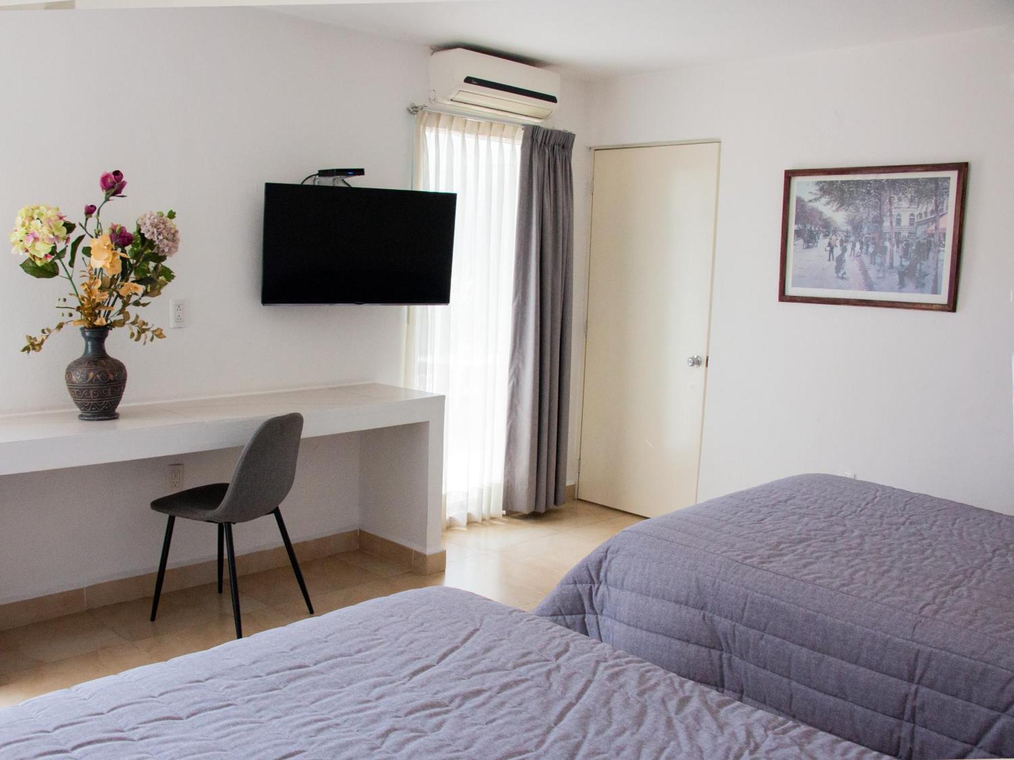 Hotel St. George Celaya  Exterior photo